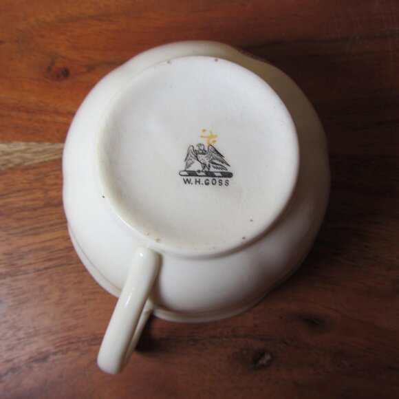 W.H. Goss crested heraldry china vintage Chesterfield teacup (GC057 Grace) - Picture 7 of 8